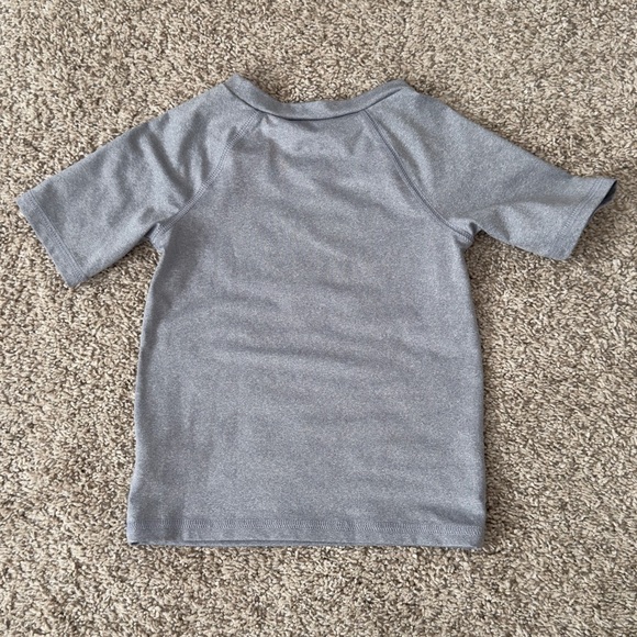 Cat & Jack baby boy toddler boys short sleeve gray rash guard size 2T - Picture 4 of 4